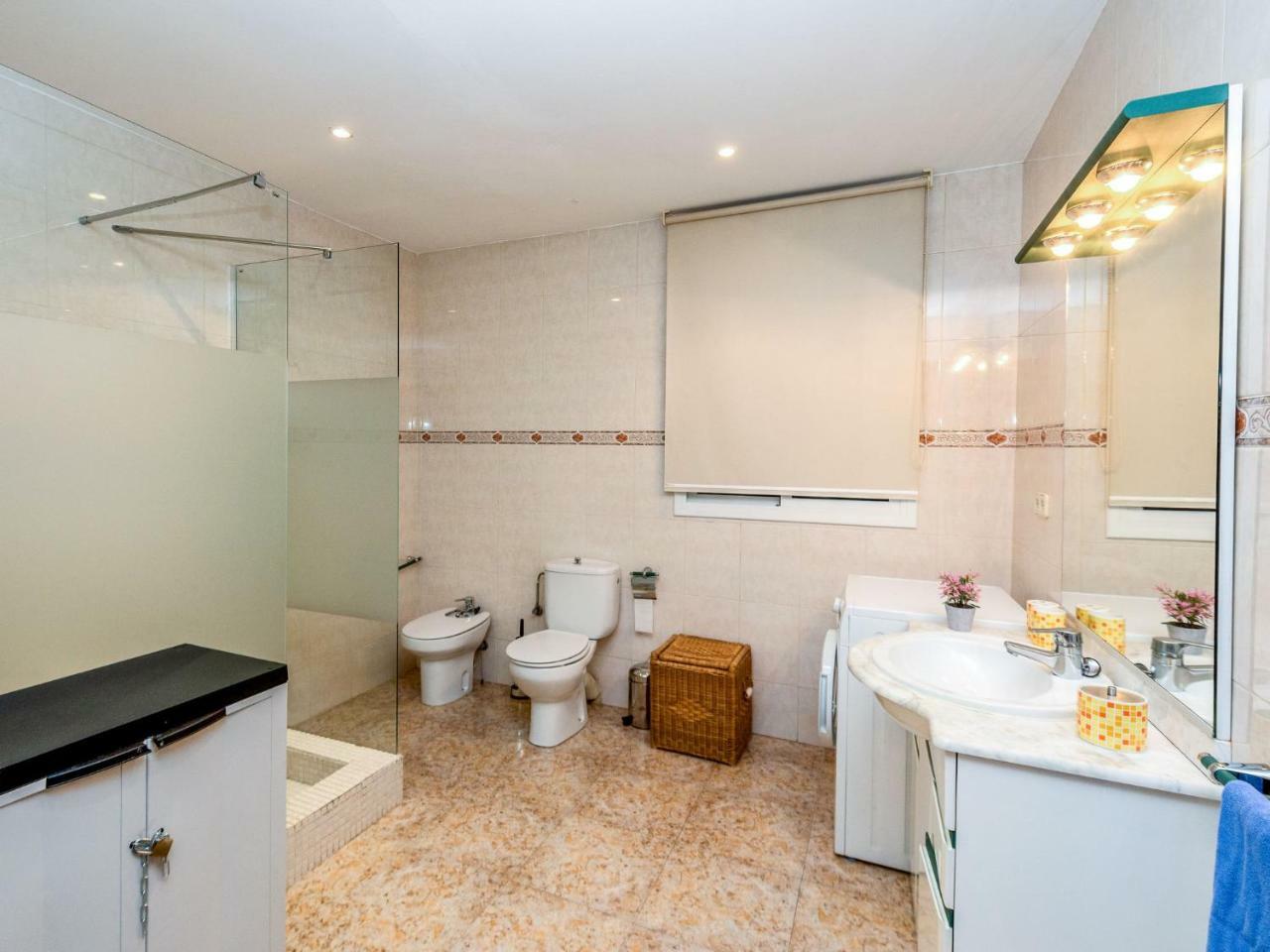 Apartment Camp Nou- Travessera De Les Corts By Interhome Barcelona Bagian luar foto