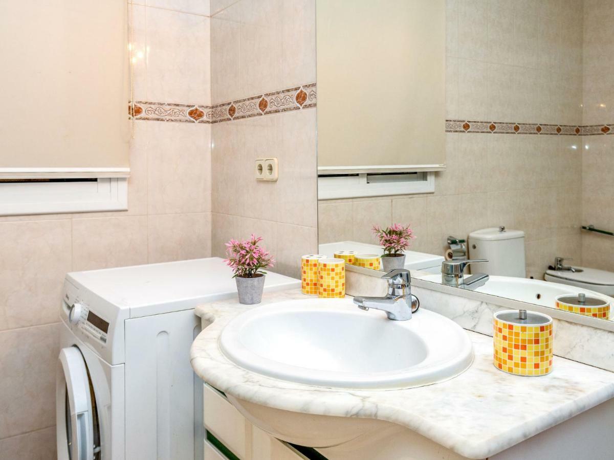 Apartment Camp Nou- Travessera De Les Corts By Interhome Barcelona Bagian luar foto